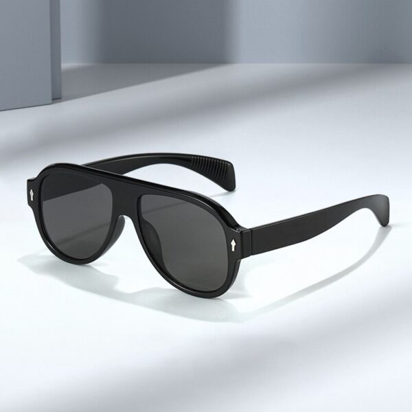 Retro Punk Men Pilot Sunglasses Fashion Rivets Decoration Gradient Eyewear Shades UV400 Women Trending Purple Sun Glasses - Image 2