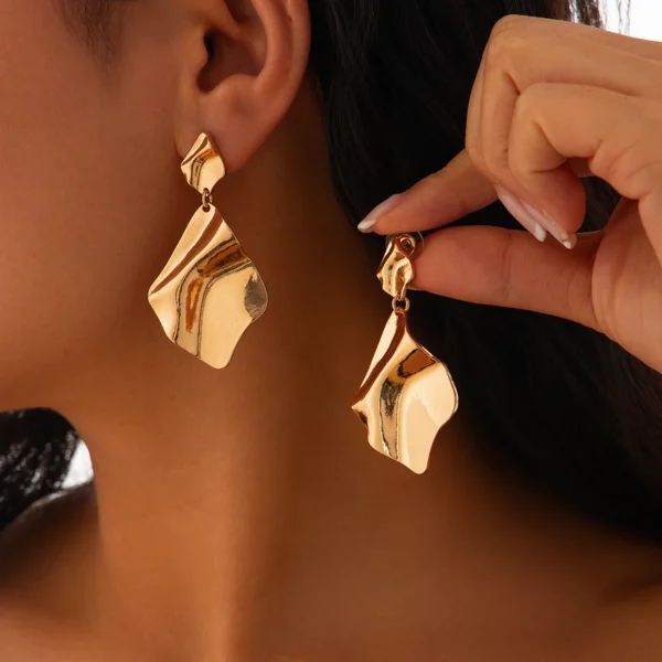 Ingemark Vintage Irregular Pleated Metal Drop Earring for Women Fashion Statement Goth Gold Color Piercing Earrings Jewelry Gift