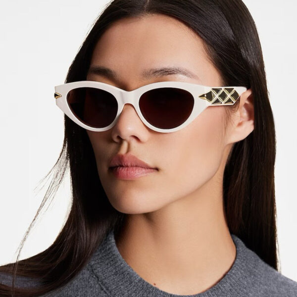 Triangle cat eye sunglasses for women, fashionable small frame sunglasses for street photography, modern retro sunglasses, high-end feel - Image 3
