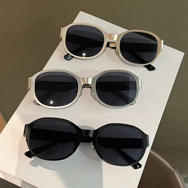 Ins textured metal retro concave shaped street photography sunglasses, trendy women's large frame round face personalized spicy girl sunglasses - Image 3