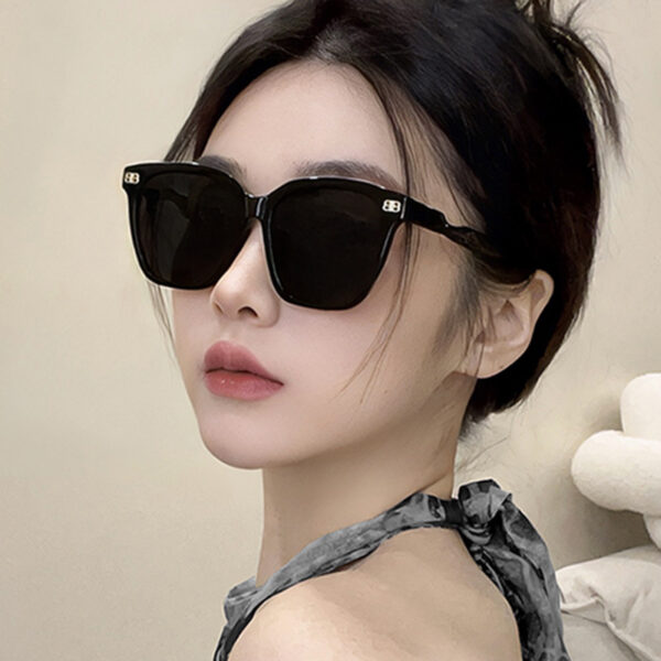 Letter B Retro Box Sunglasses Women's High end Feeling Internet Celebrity New Sunglasses Anti UV Sunglasses